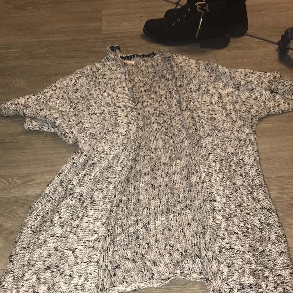 Light Knitted cardigan